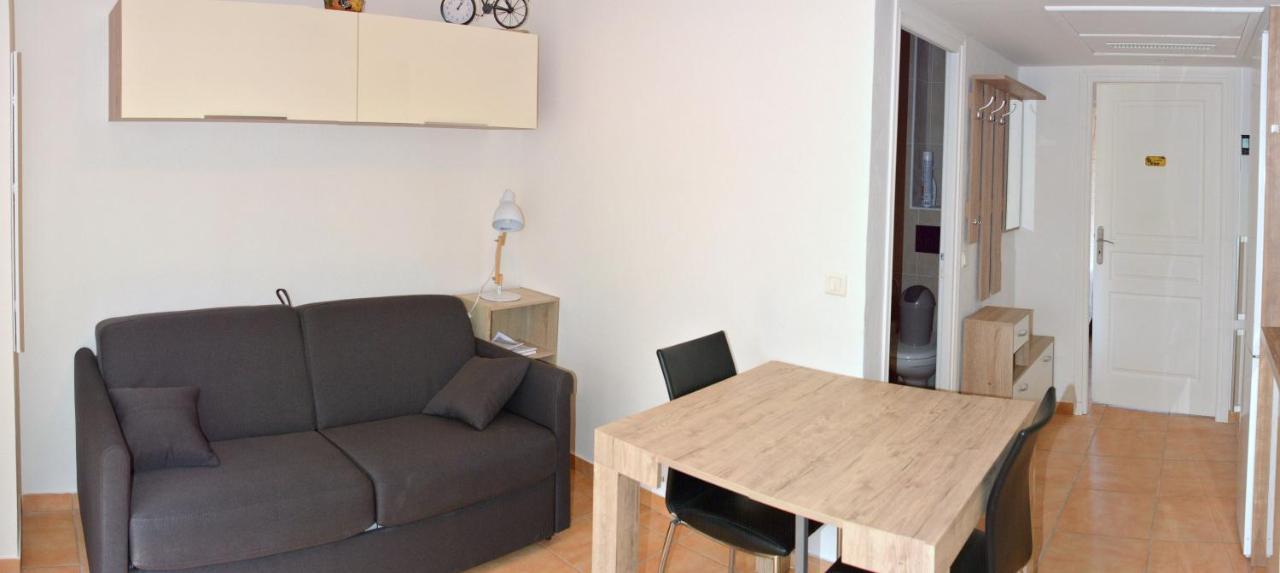 L'Orangeraie Du Cap Aparthotel อองทีบส์ ภายนอก รูปภาพ